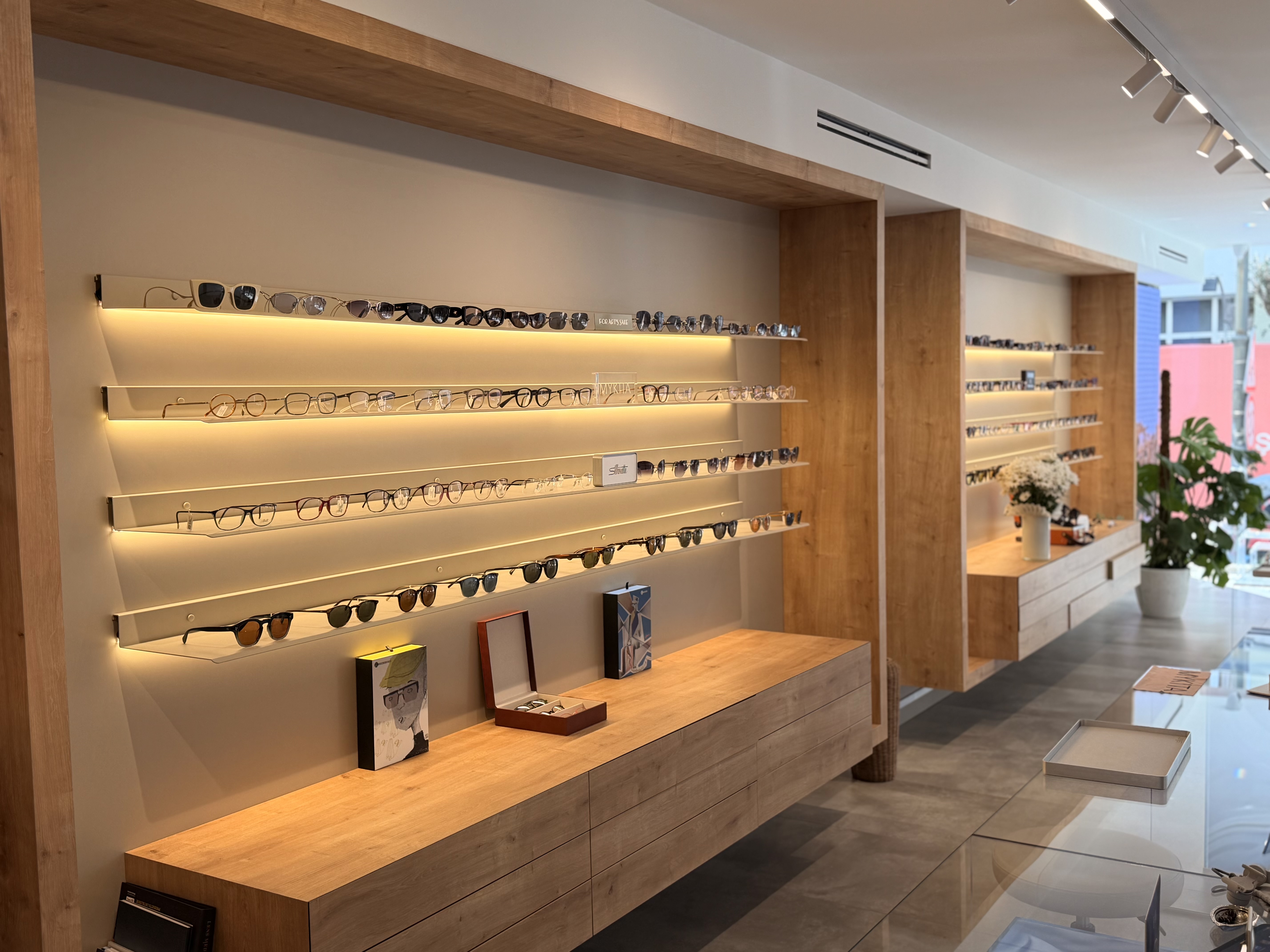 UNIQ Optik kurumsal sayfa banner görseli - Nişantaşı İstanbul